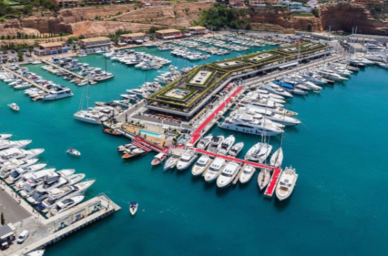 Benefits Of Covered Boat Parking During Extreme Weather Conditions